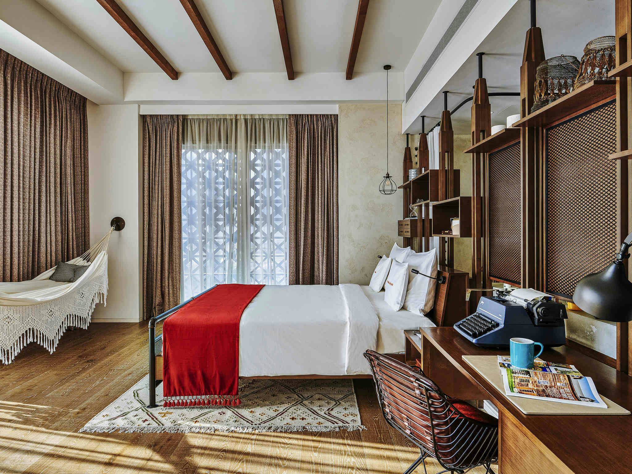 25hours-hotel-dubai-one-central-large-farmstay-suite_13174