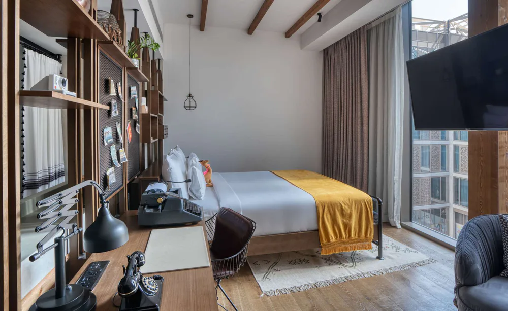 25hours-hotel-dubai-one-central-medium-farmstay-suite-01_13174