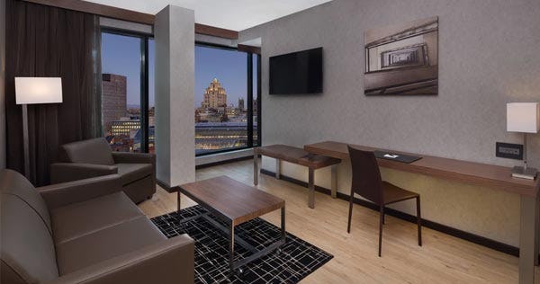 ac-hotel-by-marriott-montreal-downtown-1-bedroom-suite_10693