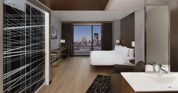 ac-hotel-by-marriott-montreal-downtown-guest-room-1-king_10693