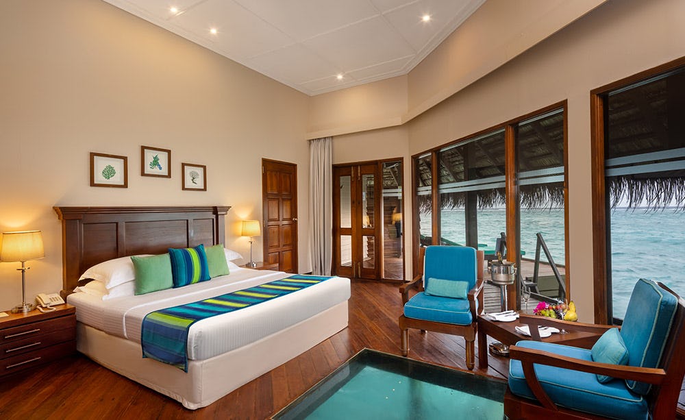 adaaran-club-rannalhi-maldives-sunset-water-villa-01_112