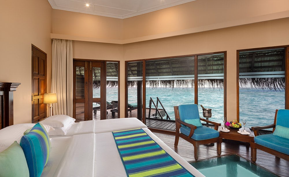 adaaran-club-rannalhi-maldives-sunset-water-villa-02_112