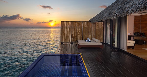 adaaran-prestige-vadoo-maldives-sunset-pool-jacuzzi-water-villas-03_210