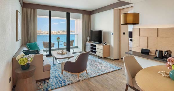address-beach-resort-executive-suite-with-balcony-01_10912