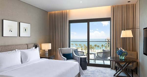 address-beach-resort-fujairah-family-deluxe-room-ocean-view-01_11190
