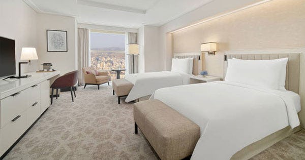 Deluxe Room Twin City View