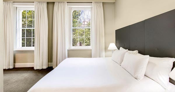 adina-apartment-hotel-adelaide-treasury-premier-grand-2-bedroom-king-or-twin-01_7911