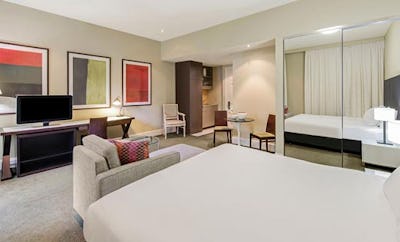 PREMIER STUDIO KING OR TWIN