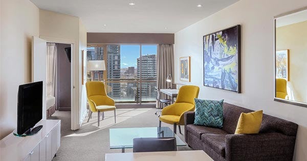 adina-apartment-hotel-melbourne-two-bedroom-premier-apartment-king-or-twin-beds-01_3766