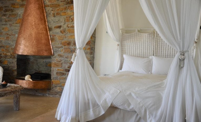 aigis-suites-greece-luxury-suite-petra-01_13479