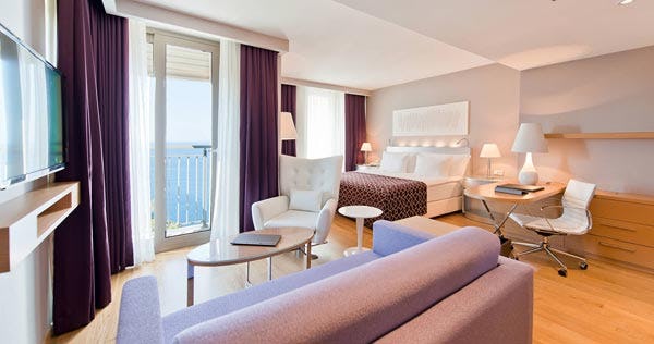akra-hotel-antalya-corner-deluxe-sea-view-room_10785