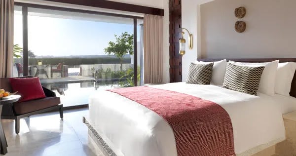 al-baleed-salalah-one-bedroom-lagoon-view-pool-villa-02_8004