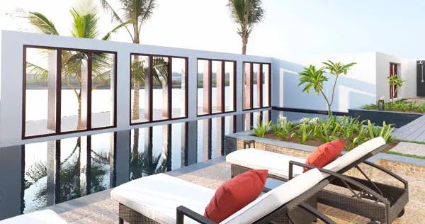 al-baleed-salalah-three-bedroom-royal-beach-pool-villa-01_8004