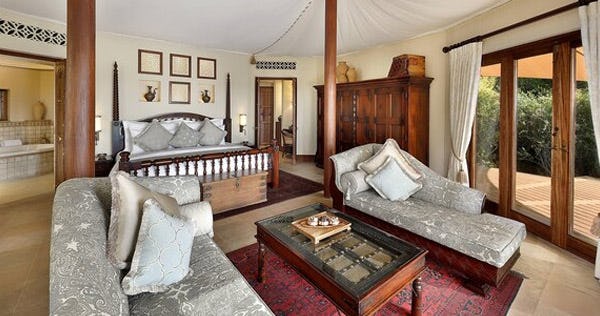 al-maha-a-luxury-collection-desert-resort-and-spa-bedouin-suite-01_3251