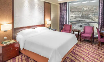 GUEST ROOM – KING BED