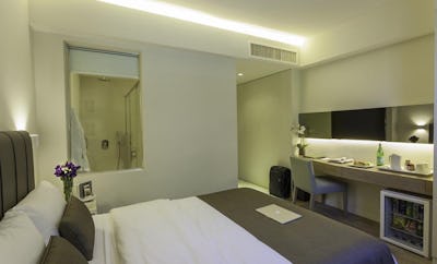 EXECUTIVE ROOMS
