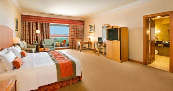 al-raha-beach-hotel-abu-dhabi-superior-room-02_2139