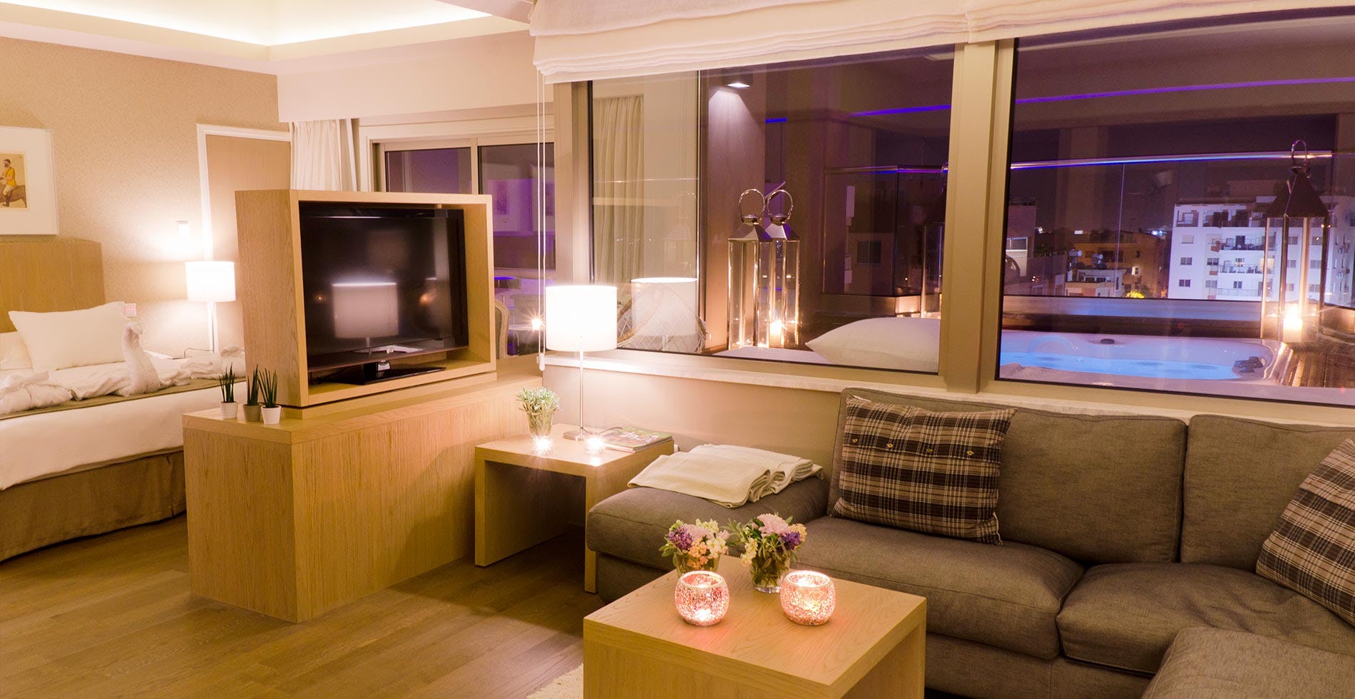 alazia-hotel-cyprus-executive-suite-bay-and-city-view_12852