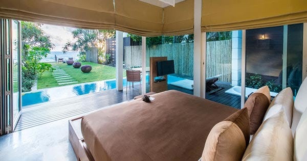 aleenta-phuket-resort-and-spa-pool-suites-02_153