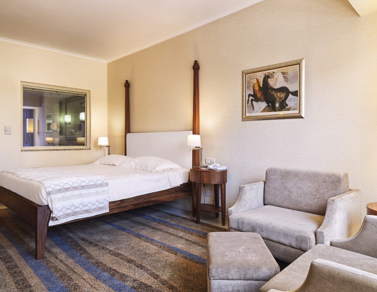 alexander-the-great-beach-hotel-cyprus-deluxe-family-room-inland-view_12860