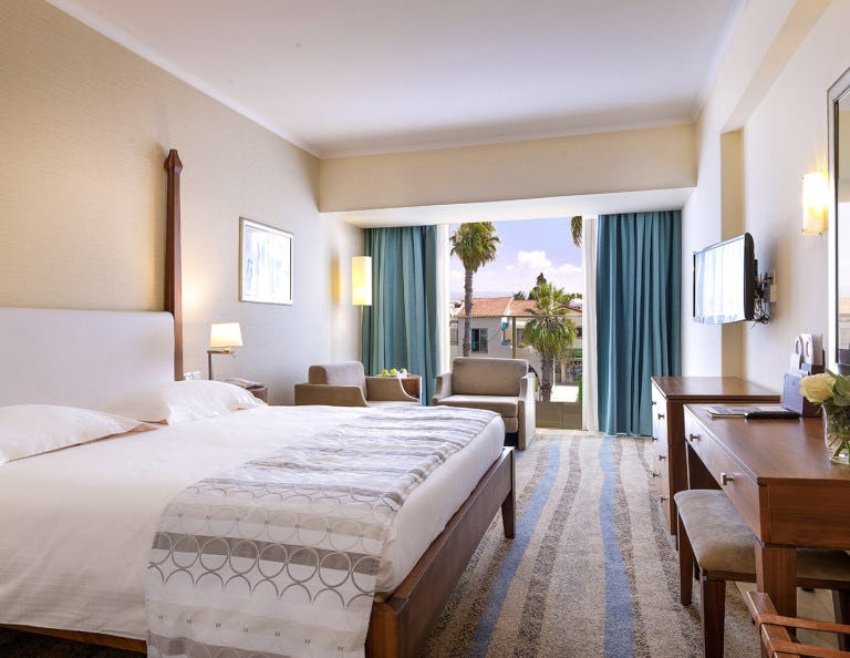 alexander-the-great-beach-hotel-cyprus-deluxe-room-inland-view_12860