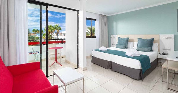 alexandre-hotel-la-siesta-superior-room-with-jacuzee-01_11344