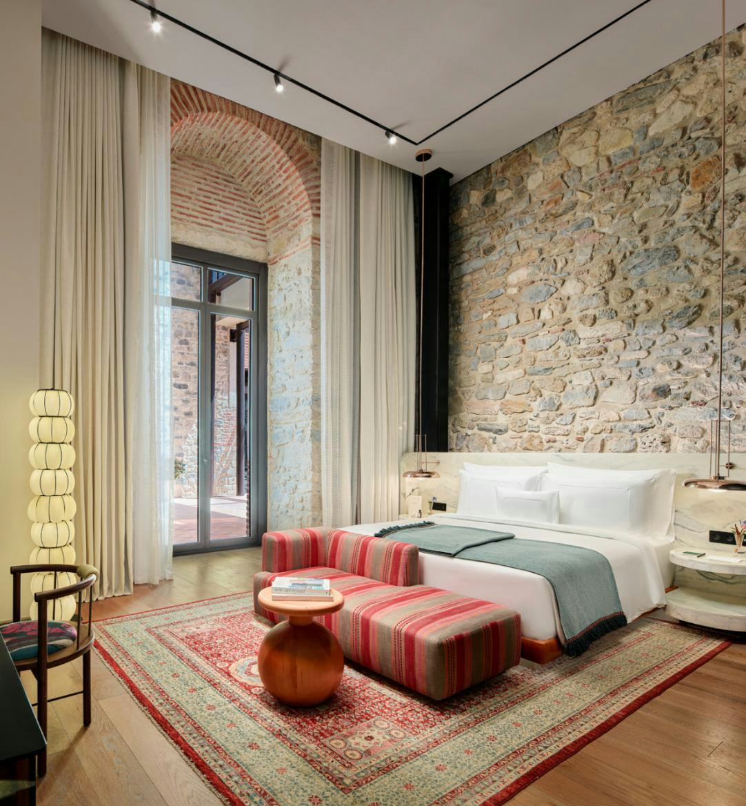 aliee-istanbul-turkiye-atrium-chambre-casthouse-01_13582