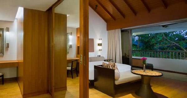 alila-diwa-goa-family-suite-with-living-room-and-balcony_1450