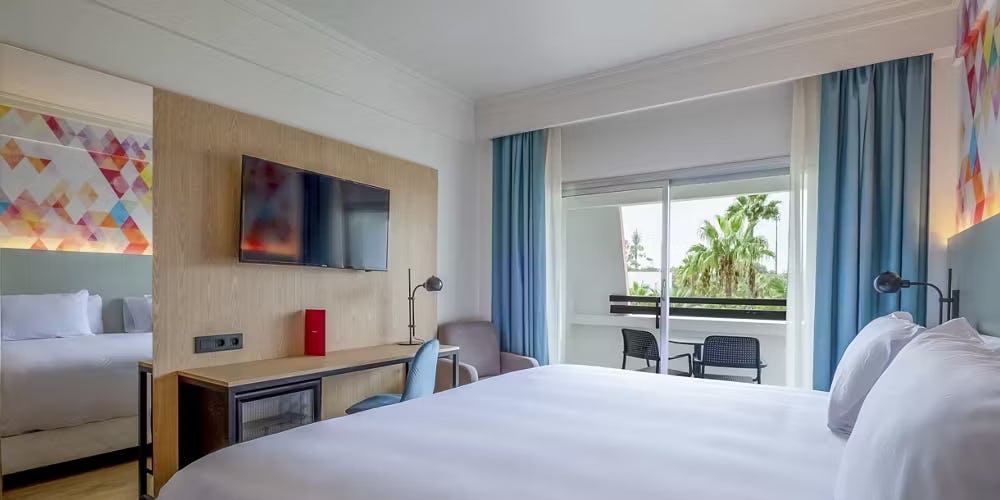 Superior Side Sea View