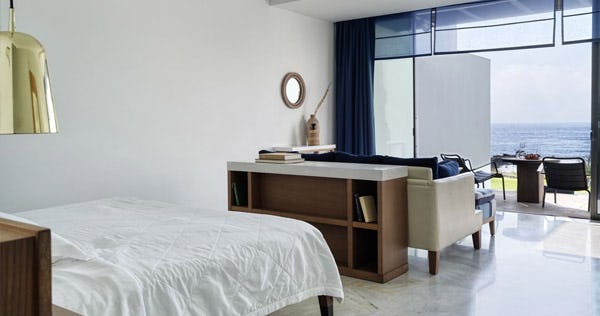 Sea Front Kyma Suite