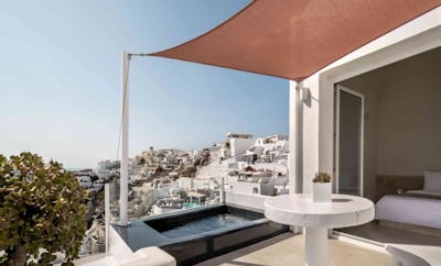 Exclusive Suite with Infinity Hot Tub