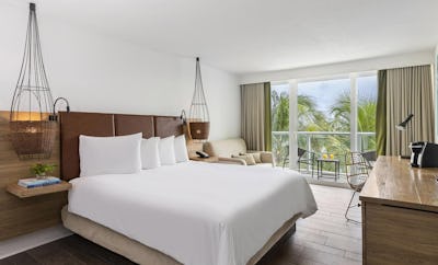 Matacumbe Courtyard View King Bed