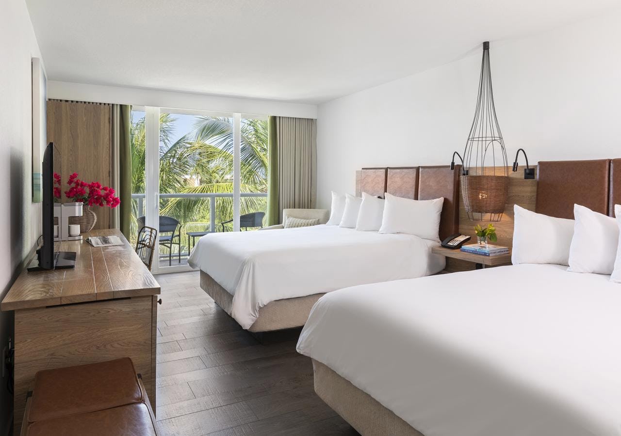 Matacumbe Courtyard View Two Queen Beds