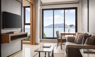 One Bedroom Suite Ocean View Coral Lounge