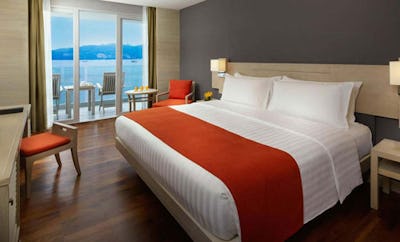 Superior Ocean Front Balcony