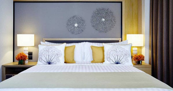 amari-phuket-two-bedroom-suite-ocean-coral-lounge-01_155
