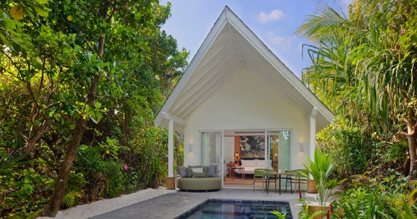 amari-raaya-maldives-beach-pool-villa-01_11794