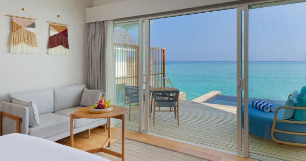 amari-raaya-maldives-sunset-ocean-pool-villa-01_11794