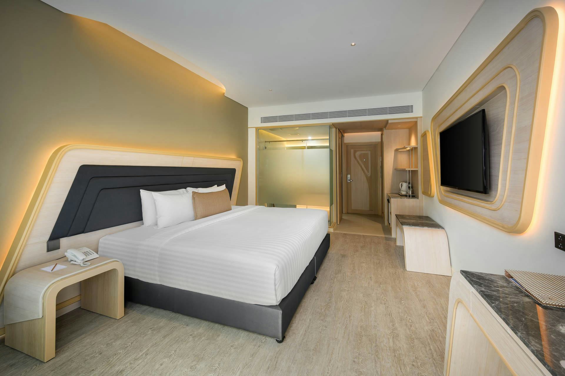 amora-beach-resort-phuket-amora-superior-pool-view_13667