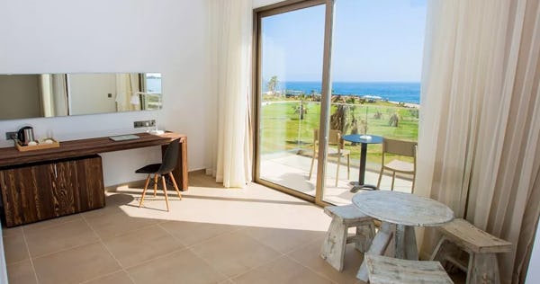 One Bedroom Superior Suite Sea View