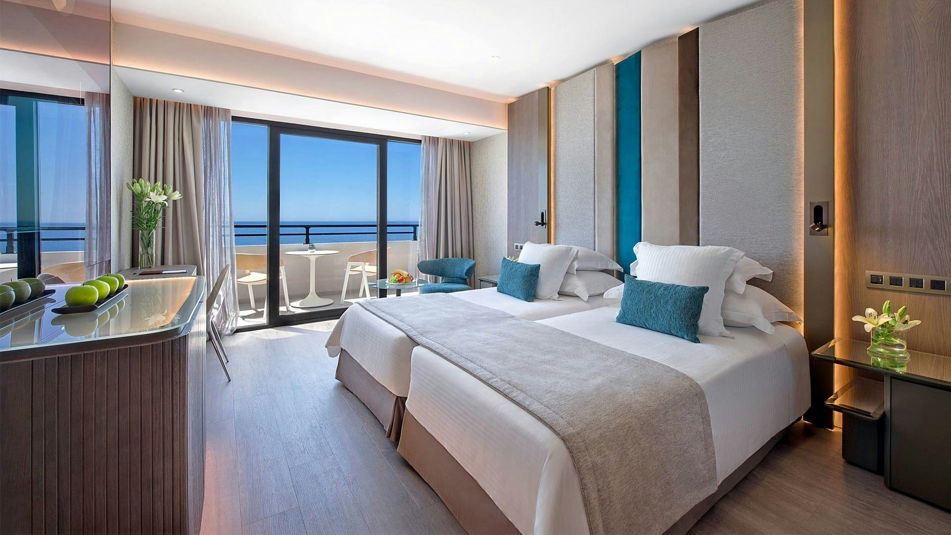 amthus-beach-hotel-cyprus-family-rooms-plus-sea-view_12853