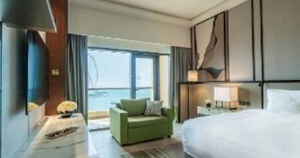 amwaj-rotana-jbr-dubai-sea-front-two-bedroom-suite-with-balcony-and-lounge-access-01_2449