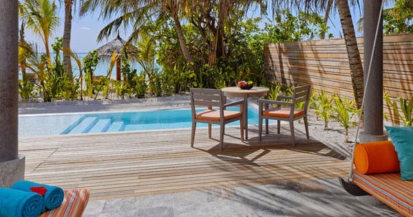 anantara-dhigu-resort-and-spa-maldives-sunrise-beach-pool-villa-02_117