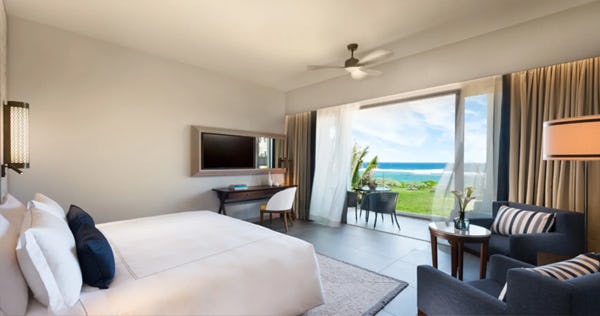 anantara-iko-mauritius-resort-and-villas-deluxe-ocean-view-room-01_10865
