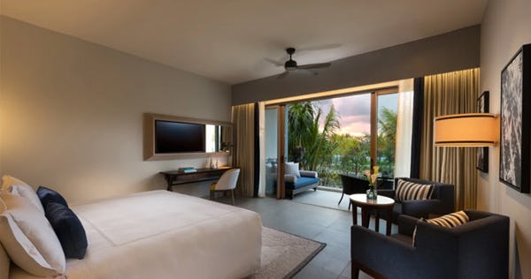 anantara-iko-mauritius-resort-and-villas-premier-garden-view-room-01_10865