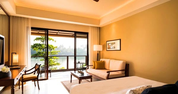 anantara-kalutara-resort-deluxe-lagoon-view-room-02_7524