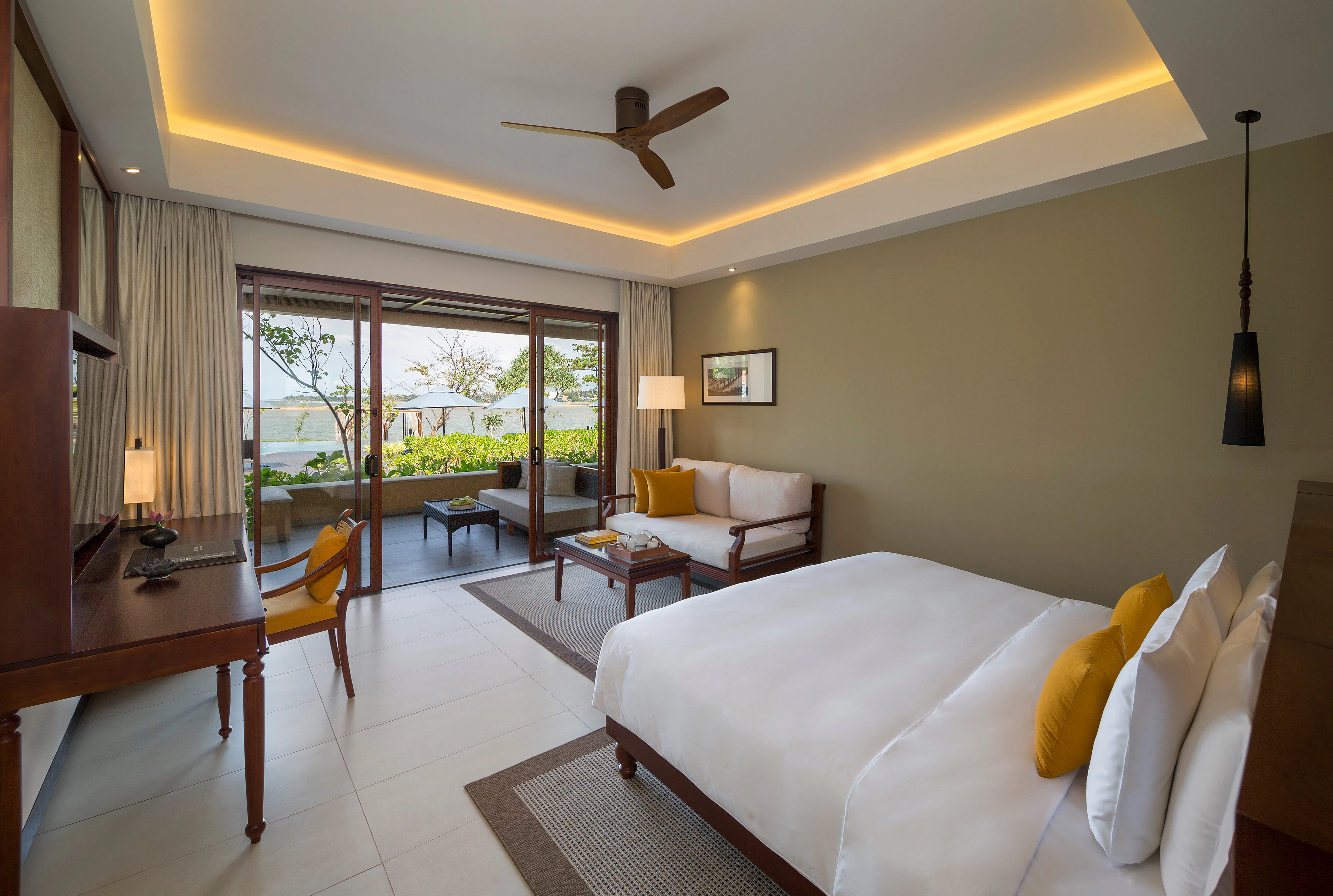 anantara-kalutara-resort-sri-lanka-deluxe-poolside-room_7524
