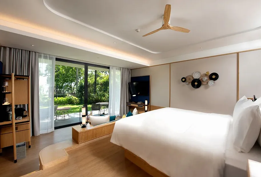 DELUXE GARDEN ACCESS SUITE