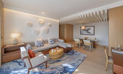 Deluxe Garden Terrace Suite