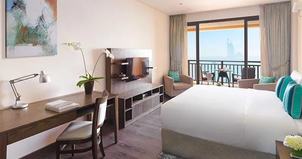 anantara-the-palm-dubai-resort-standard-room-residence_3133